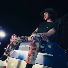 JuiceBox of Paradiseを聴いたり、ミュージックビデオを鑑賞したり、経歴やツアー日程などを確認したりしましょう！