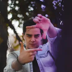 Poslechněte si interpreta Andres Moreno Music, sledujte hudební videa, přečtěte si životopis, podívejte se na data turné a další informace.