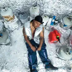 Shaq Gを聴いたり、ミュージックビデオを鑑賞したり、経歴やツアー日程などを確認したりしましょう！