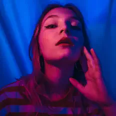 Dengarkan NATALYA, tonton video musik, baca bio, lihat tanggal tur & lainnya!