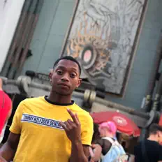 Lil Jeff सुनें, म्यूज़िक वीडियो देखें, बायो पढ़ें, दौरे की तारीखें और बहुत कुछ देखें!