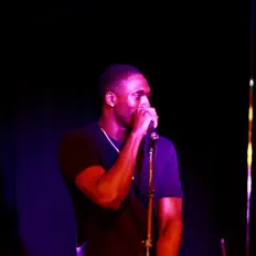 收听 QuanIsRnB、观看音乐视频、阅读小传、查看巡演日期等 ！