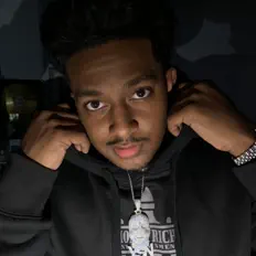 Lil Papi Jayを聴いたり、ミュージックビデオを鑑賞したり、経歴やツアー日程などを確認したりしましょう！