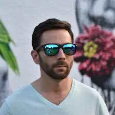 Hör dir Jackson Snapp an, schau dir Musikvideos an, lies die Biografie, finde Tourdaten und mehr!