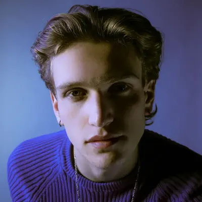 Listen to Ezra Tennen, watch music videos, read bio, see tour dates & more!
