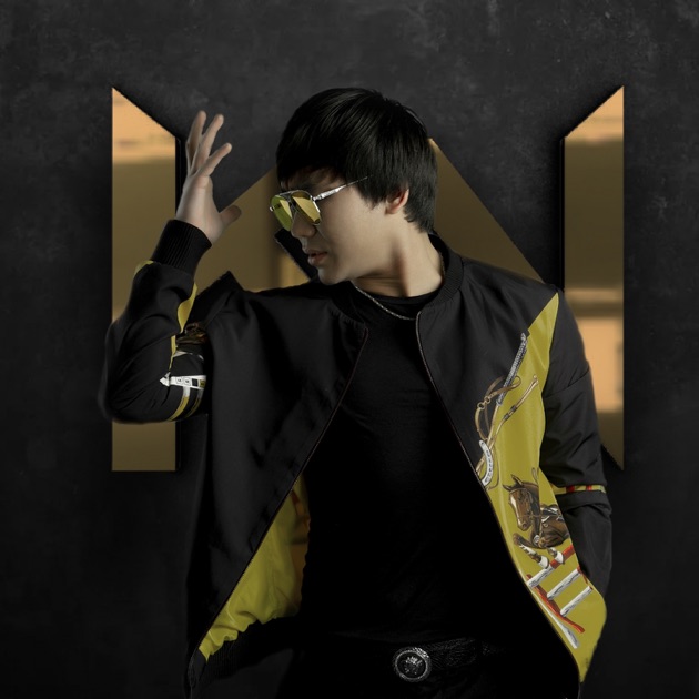 Жасында мастурбация жасайды