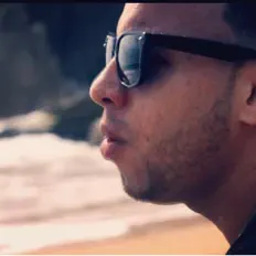 收听 Denzeel、观看音乐视频、阅读小传、查看巡演日期等 ！