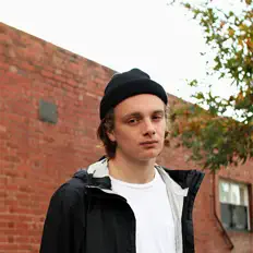 Dengarkan Gus Dingwall, tonton video musik, baca bio, lihat tanggal tur & lainnya!