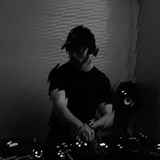 Escucha a Sebastian Frett, mira videos musicales, lee su biografía, consulta las fechas de las gira y más.