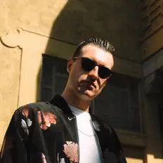 收听 Big L.C.T.、观看音乐视频、阅读小传、查看巡演日期等 ！