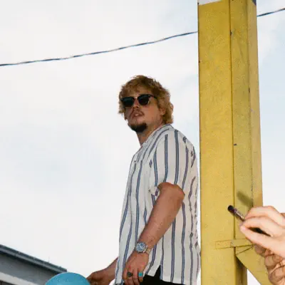 Listen to VALENTE, watch music videos, read bio, see tour dates & more!