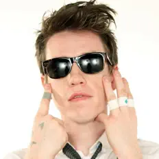 Dengarkan Danny Malone, tonton video musik, baca bio, lihat tanggal tur & lainnya!