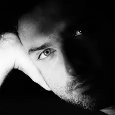 聆聽 Maximilien Zaganelli、觀看音樂影片、閱讀小傳、查看巡演日期等！