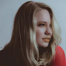 Escucha a Makiah Rea, mira videos musicales, lee su biografía, consulta las fechas de las gira y más.