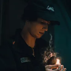 Grim$lyceを聴いたり、ミュージックビデオを鑑賞したり、経歴やツアー日程などを確認したりしましょう！