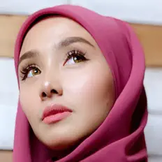 Dengarkan Mya Herry, tonton video musik, baca bio, lihat tanggal tur & lainnya!