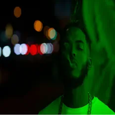 London Reyes सुनें, म्यूज़िक वीडियो देखें, बायो पढ़ें, दौरे की तारीखें और बहुत कुछ देखें!