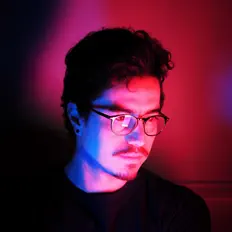 聆聽 Goumarache、觀看音樂影片、閱讀小傳、查看巡演日期等！