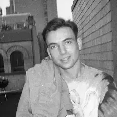 Unionを聴いたり、ミュージックビデオを鑑賞したり、経歴やツアー日程などを確認したりしましょう！