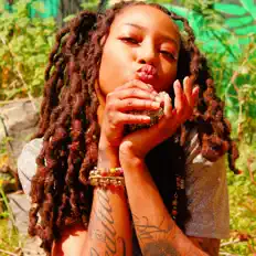 Bimi, the Fairy Queenを聴いたり、ミュージックビデオを鑑賞したり、経歴やツアー日程などを確認したりしましょう！