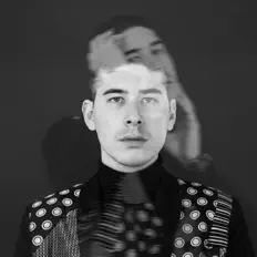 Shoyei을(를) 듣고, 뮤직 비디오를 보고, 약력을 읽고, 투어 일정 등을 확인하세요!