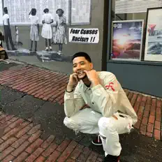 Hör dir Young Dae an, schau dir Musikvideos an, lies die Biografie, finde Tourdaten und mehr!