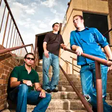 Luister naar Rothbard, bekijk muziekvideo's, lees de bio, bekijk de tourdata, en meer!