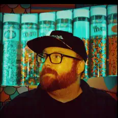 Hör dir Skrubz an, schau dir Musikvideos an, lies die Biografie, finde Tourdaten und mehr!