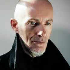 收听 Joe Chester、观看音乐视频、阅读小传、查看巡演日期等 ！