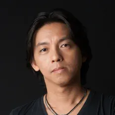 聆聽 Brian Chiu、觀看音樂影片、閱讀小傳、查看巡演日期等！