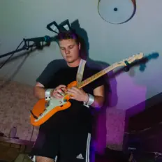 Pomeranian Fight Club: песни, клипы, биография, даты выступлений и многое другое.