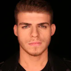 聆聽 Stelios Tsakonas、觀看音樂影片、閱讀小傳、查看巡演日期等！