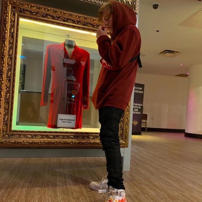 Oni Mask Enters Chat - EP