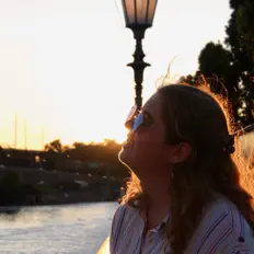Dengarkan Elaina Cooper, tonton video musik, baca bio, lihat tanggal tur & lainnya!