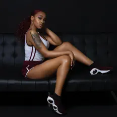 收听 C Boyd、观看音乐视频、阅读小传、查看巡演日期等 ！