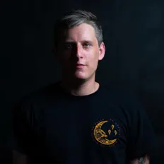 Ascolta Balázs Varga, guarda video musicali, leggi la biografia, vedi le date del tour & altro!