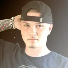 收听 Lil Speak、观看音乐视频、阅读小传、查看巡演日期等 ！