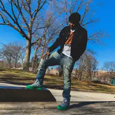 Cameronを聴いたり、ミュージックビデオを鑑賞したり、経歴やツアー日程などを確認したりしましょう！