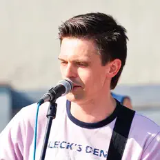 Ascolta Denis Popurey, guarda video musicali, leggi la biografia, vedi le date del tour & altro!