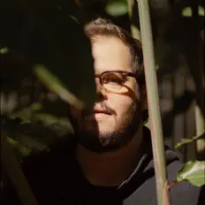 Posłuchaj wykonawcy Rodrigo Tavares, obejrzyj teledyski, przeczytaj biografię, zobacz daty tras koncertowych i nie tylko!