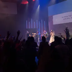 Hör dir Celebration Church Worship an, schau dir Musikvideos an, lies die Biografie, finde Tourdaten und mehr!