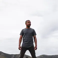 Jeremy Saunders सुनें, म्यूज़िक वीडियो देखें, बायो पढ़ें, दौरे की तारीखें और बहुत कुछ देखें!