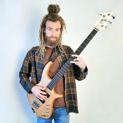 Posłuchaj utworu Groove-A-Holic, Vol. 2 wykonywanego przez Remco Hendriks.