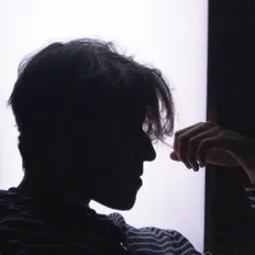 Hör dir Hamza an, schau dir Musikvideos an, lies die Biografie, finde Tourdaten und mehr!