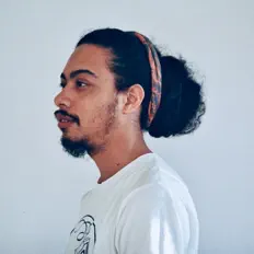 Poslechněte si interpreta W.NN.E, sledujte hudební videa, přečtěte si životopis, podívejte se na data turné a další informace.