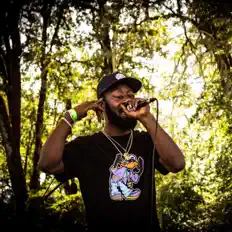 Poslechněte si interpreta Sir Charles, sledujte hudební videa, přečtěte si životopis, podívejte se na data turné a další informace.