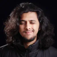 Posłuchaj wykonawcy undefined, obejrzyj teledyski, przeczytaj biografię, zobacz daty tras koncertowych i nie tylko!