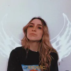 Lea Aurelieを聴いたり、ミュージックビデオを鑑賞したり、経歴やツアー日程などを確認したりしましょう！