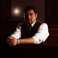 Escucha a Gerardo Sanchez, mira vídeos musicales, lee la biografía, consulta fechas de giras y mucho más.