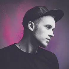Listen to Скаттл, watch music videos, read bio, see tour dates & more!